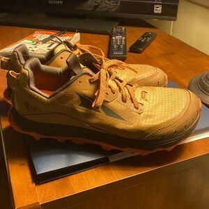 Altra lone peak trail shoes 8.5